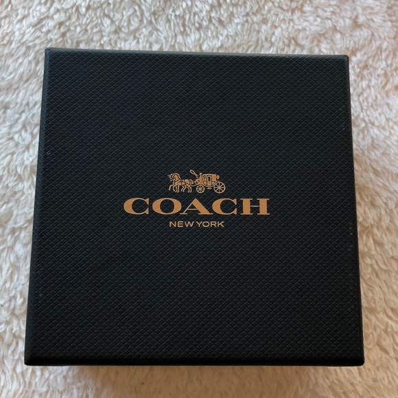 Coach goldtone pearl cuff bracelet (NWT)LAST ONE ! - Picture 7 of 8